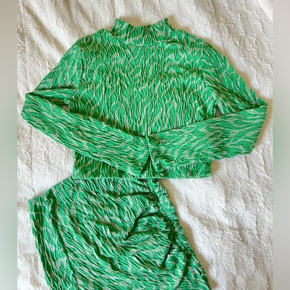 Zara 2-Piece Mini Skirt Set - Picture 3 of 5